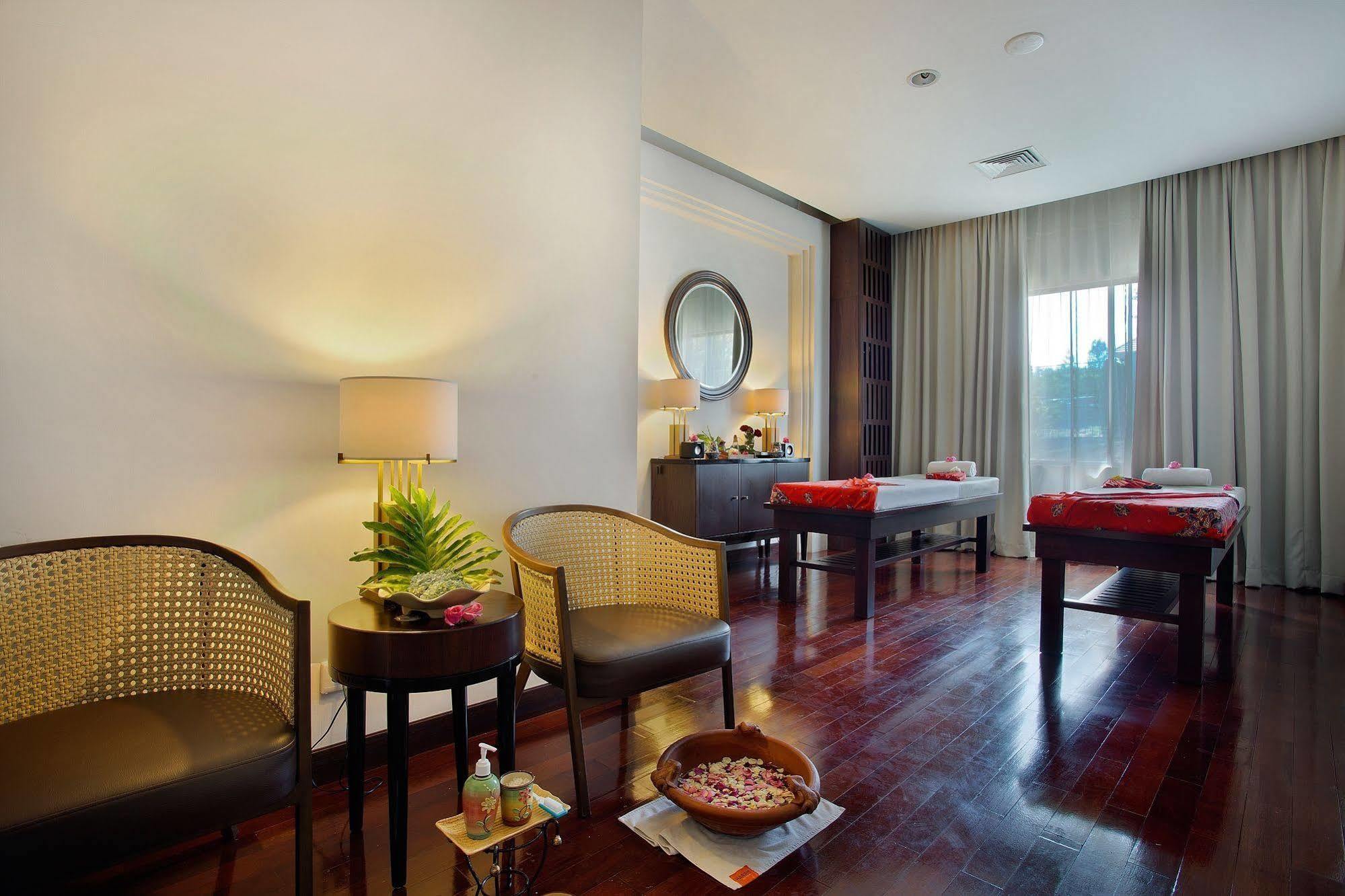 Harris Hotel & Conventions מאלאנג מראה חיצוני תמונה
